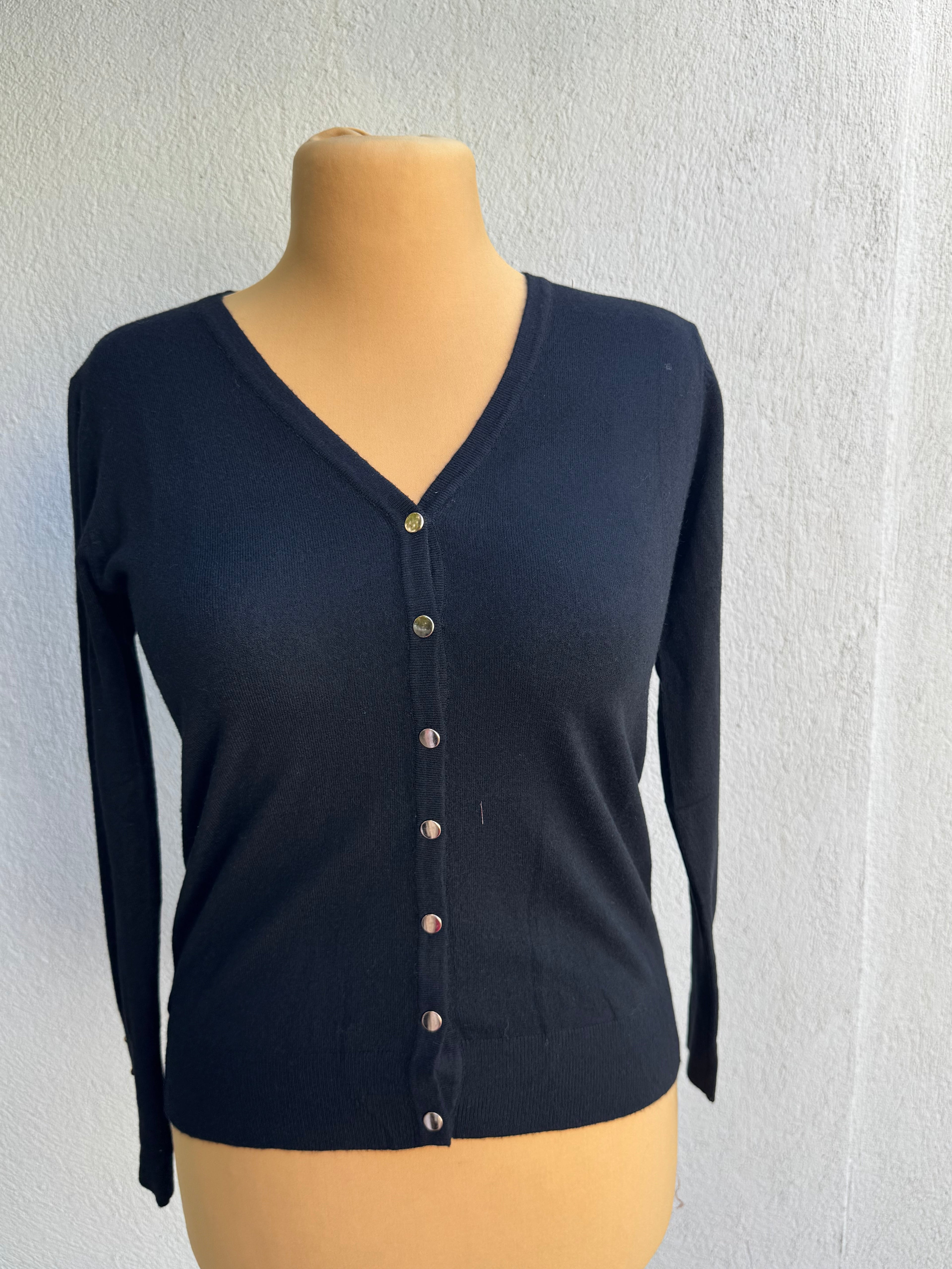 Gilet col V avec clou doré