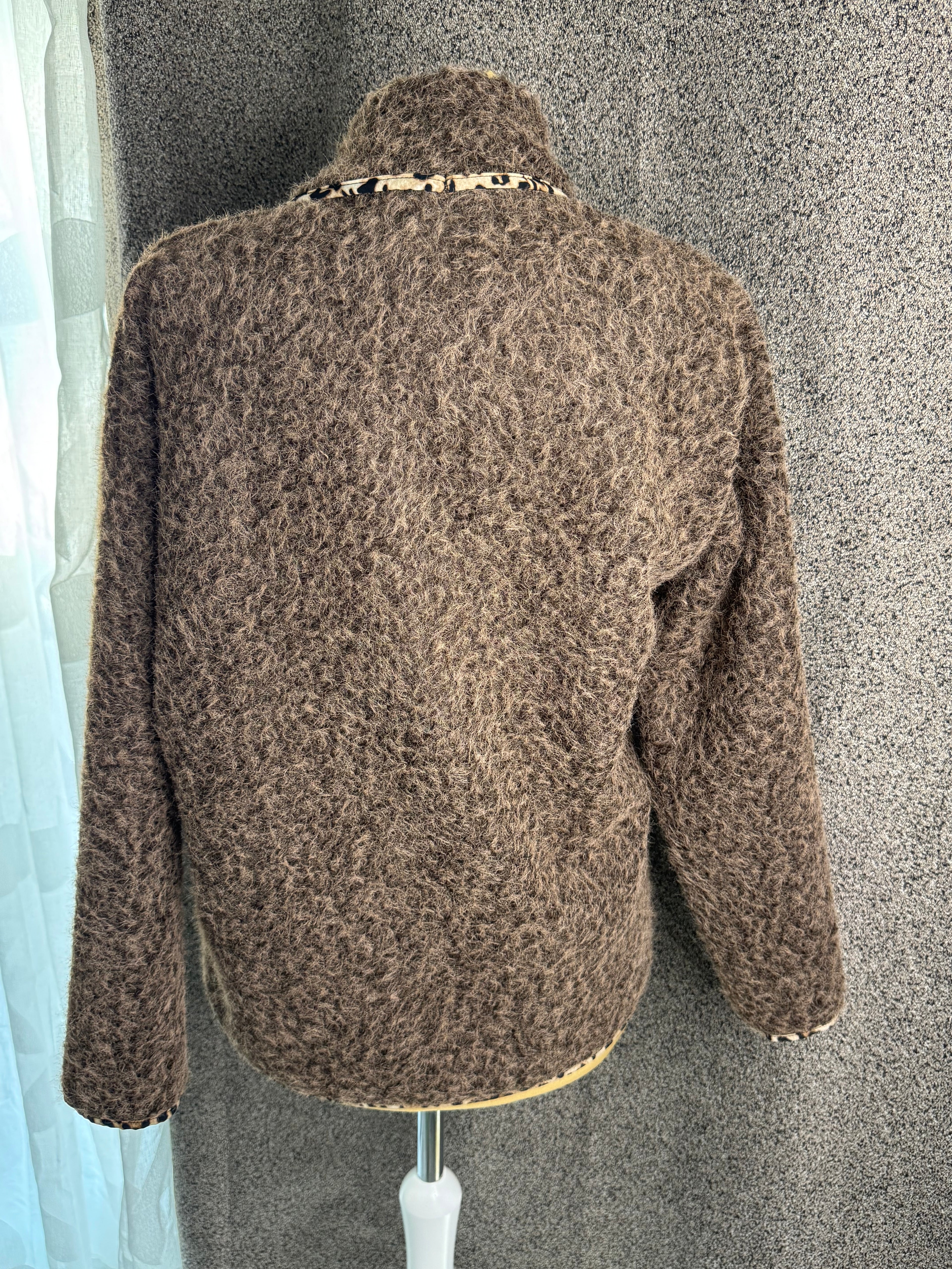 Veste avec broche manches  longue