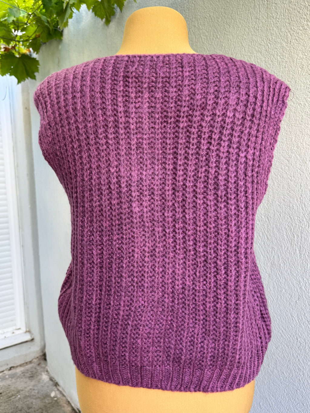 Gilet Mélanie sans manche + broche soleil