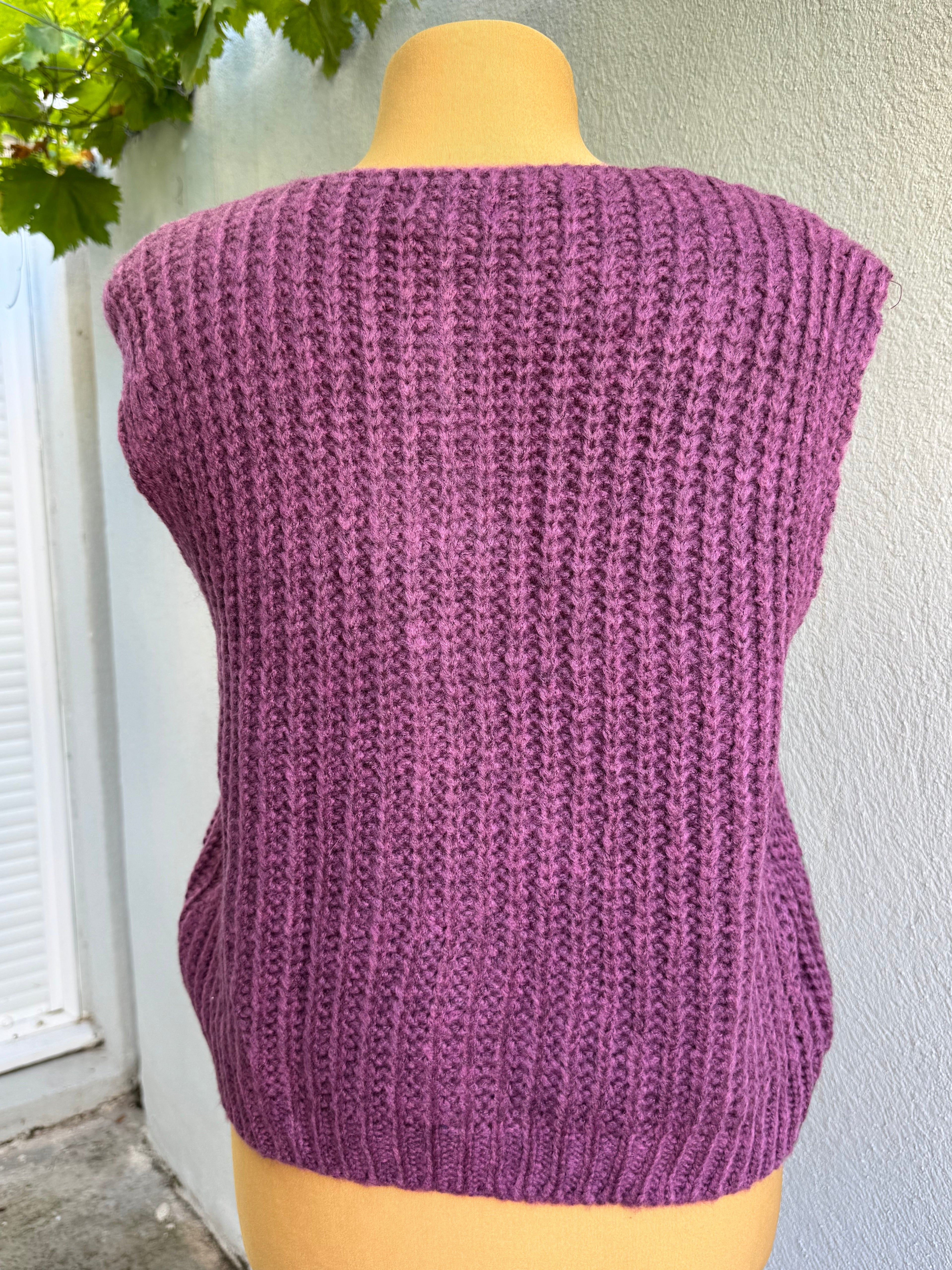 Gilet Mélanie sans manche + broche soleil